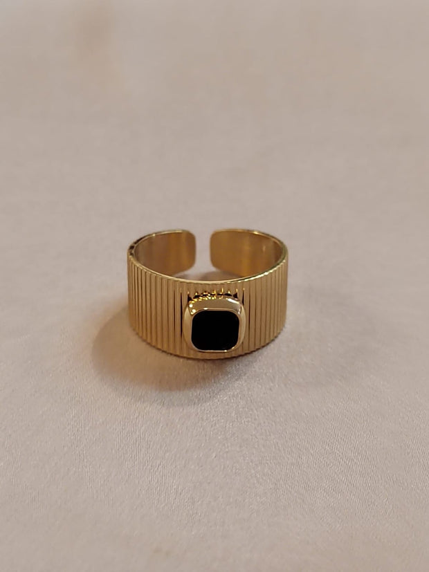 Onyx wide adjustable ring
