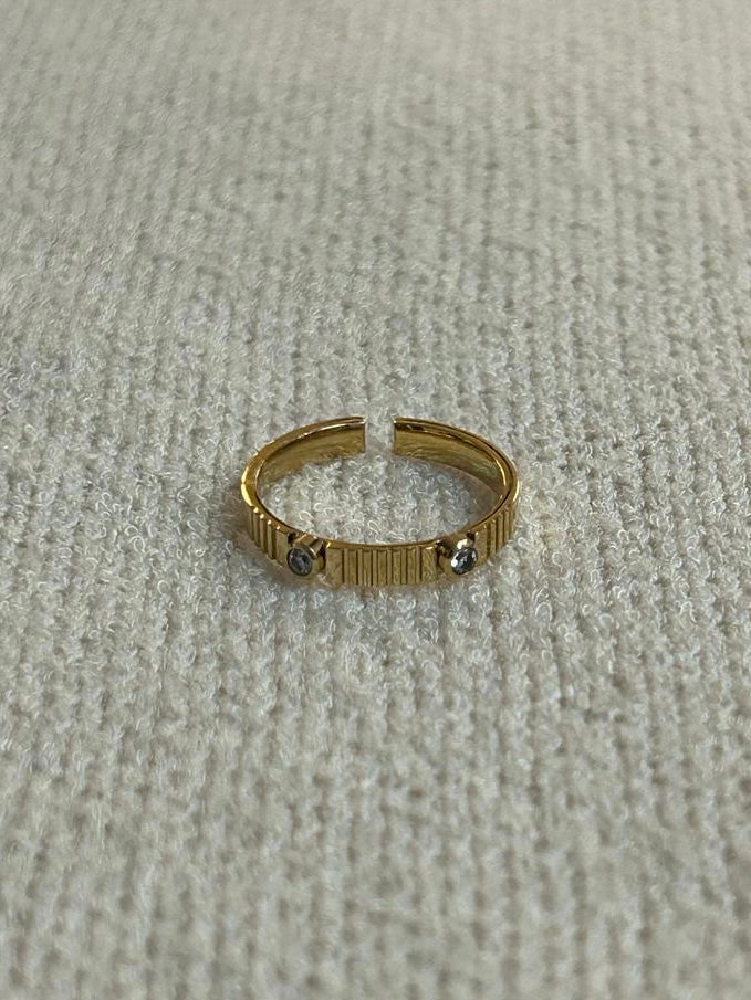 Gold diamante adjustable ring