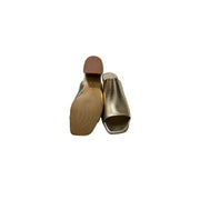 Gold metallic mid-heeled mule