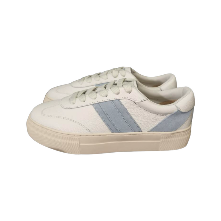 Low sneaker with platform sole and contrasting stripe