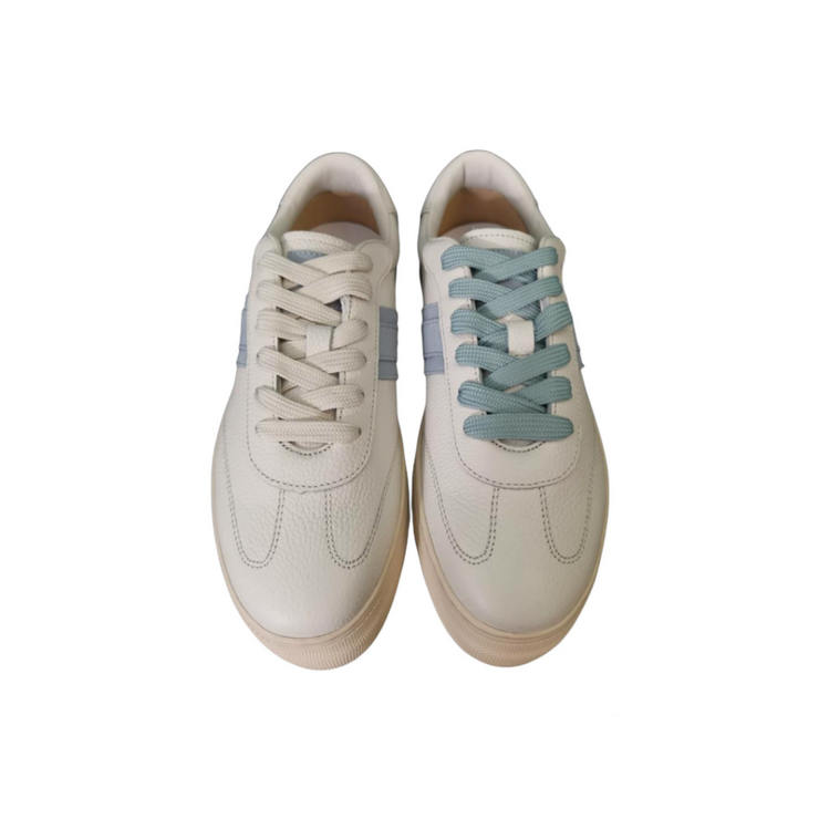 Low sneaker with platform sole and contrasting stripe